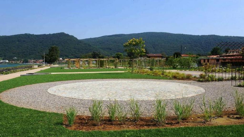 Fun & Sun Iseo Lake Apartment Паратико Екстериор снимка